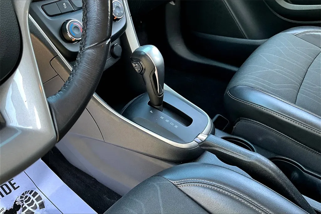 2021 Chevrolet Trax LT photo 16