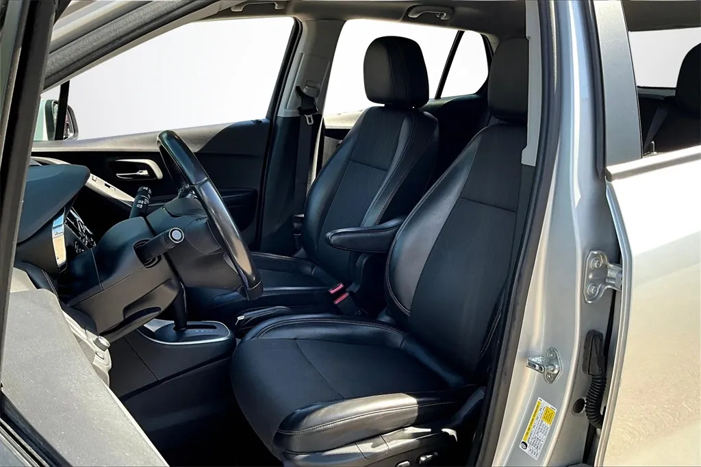 2021 Chevrolet Trax LT photo 17