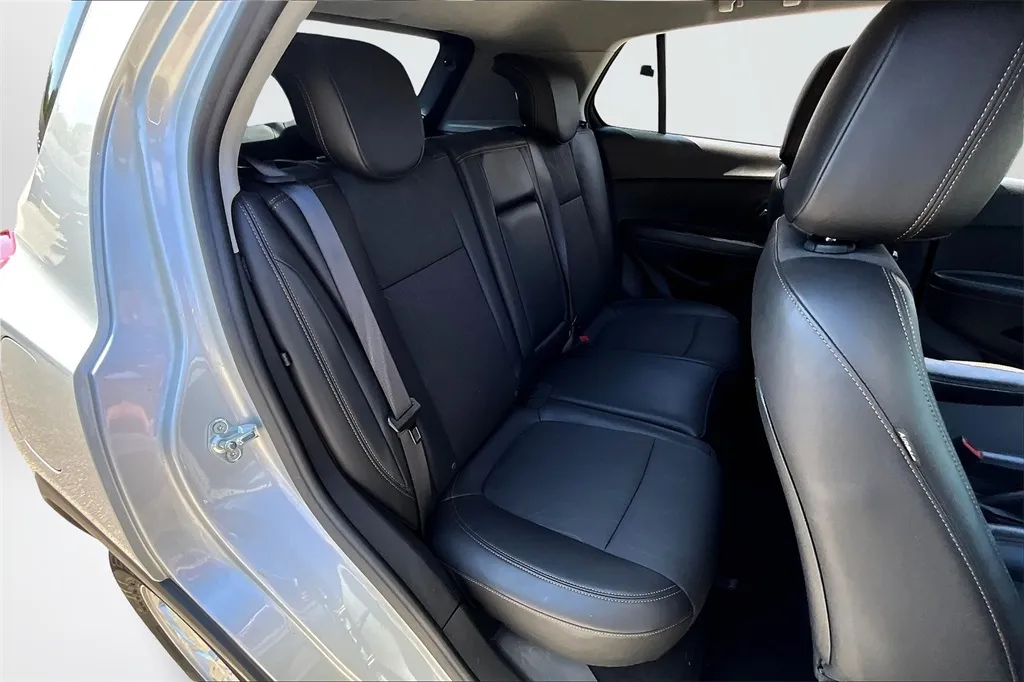 2021 Chevrolet Trax LT photo 18