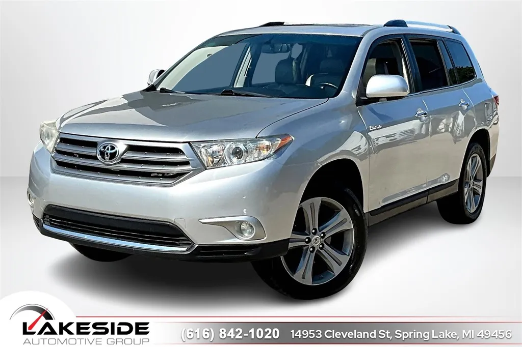 Silver 2012 Toyota Highlander Limited for sale in Spring Lake, MI