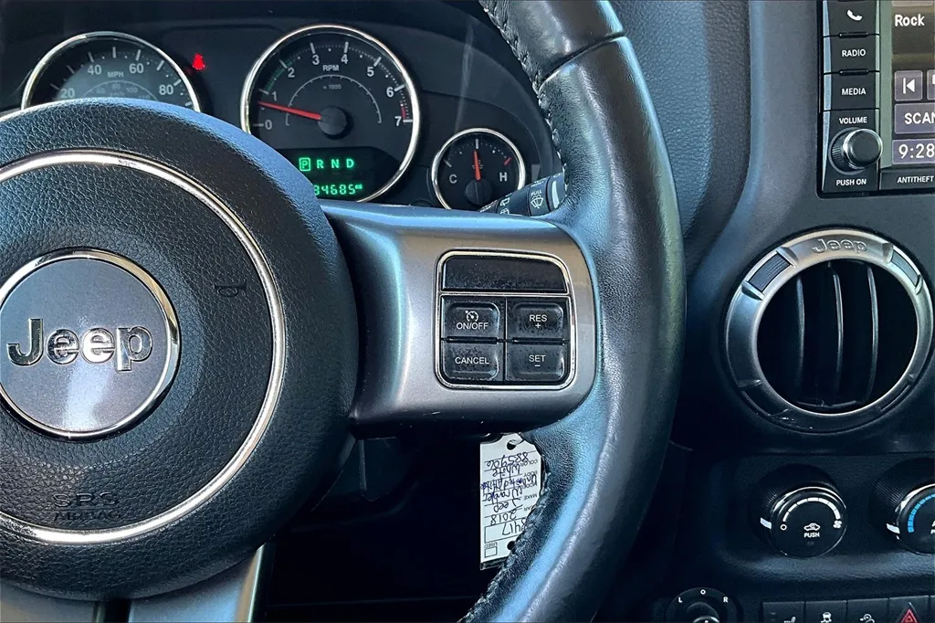 2018 Jeep Wrangler Unlimited Altitude photo 14