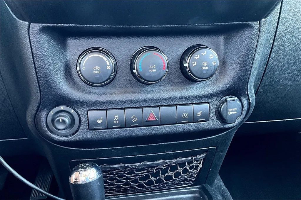 2018 Jeep Wrangler Unlimited Altitude photo 5