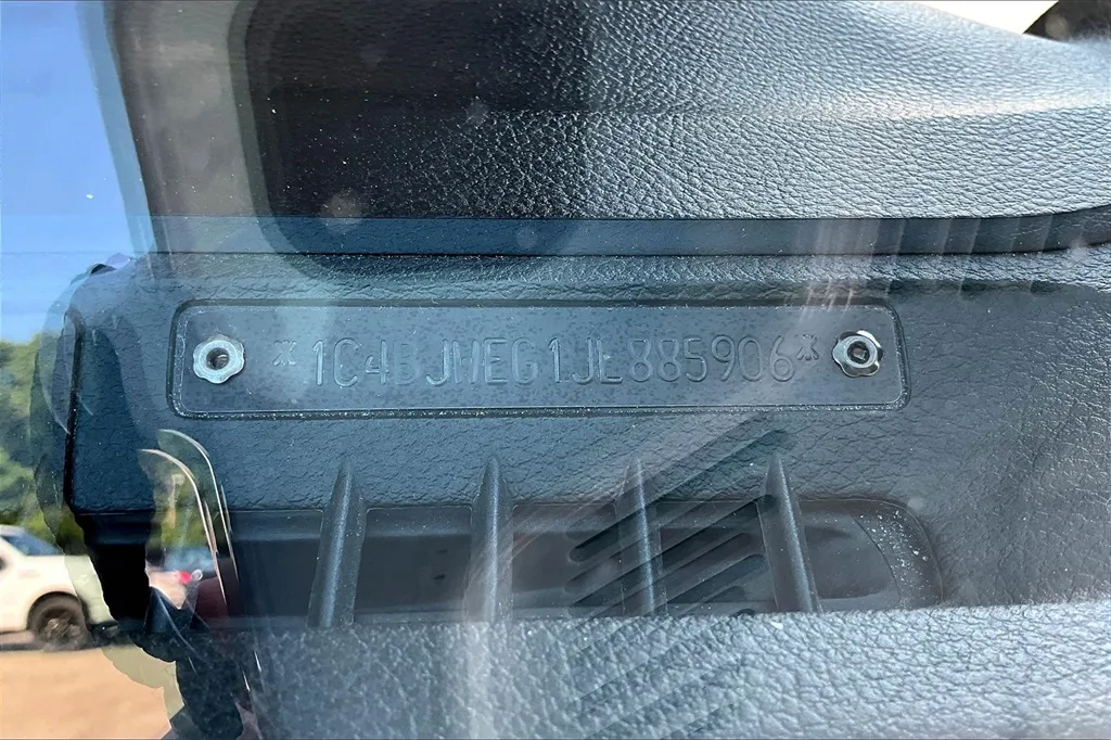 2018 Jeep Wrangler Unlimited Altitude photo 16