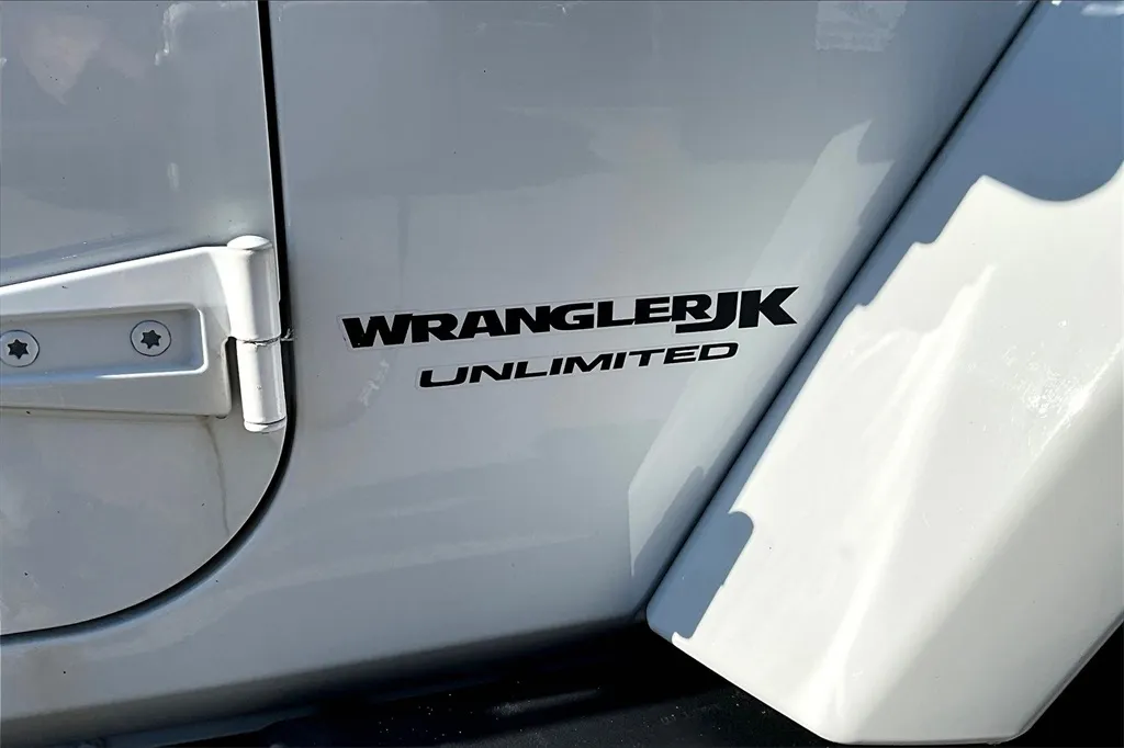 2018 Jeep Wrangler Unlimited Altitude photo 8