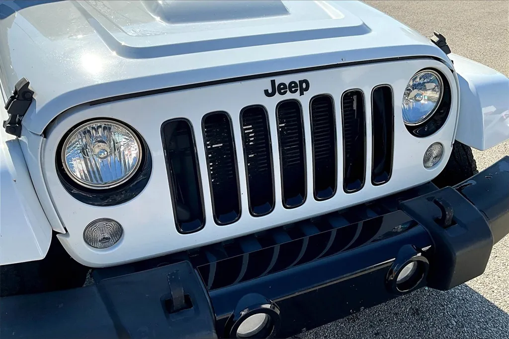 2018 Jeep Wrangler Unlimited Altitude photo 29
