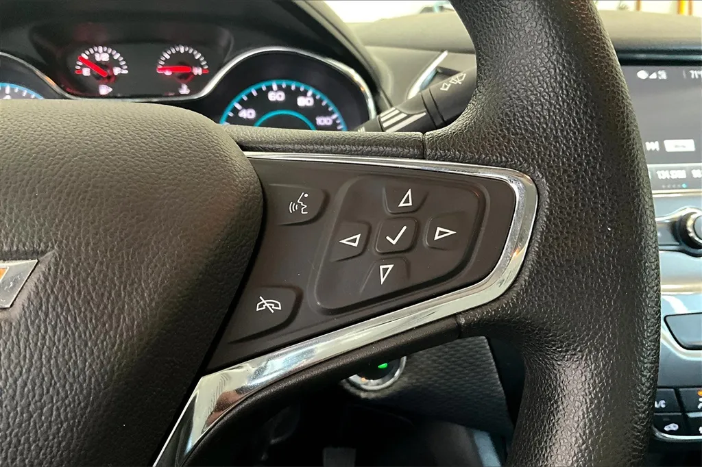 2018 Chevrolet Cruze LT photo 25