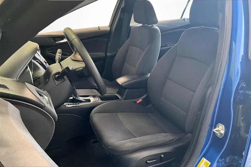 2018 Chevrolet Cruze LT photo 28