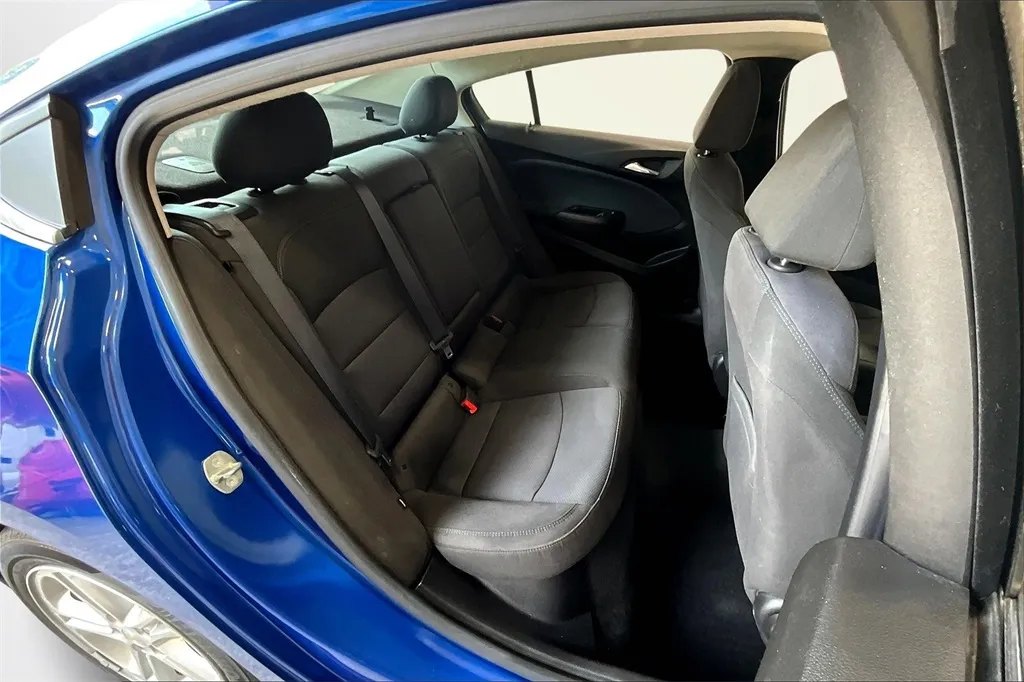 2018 Chevrolet Cruze LT photo 29
