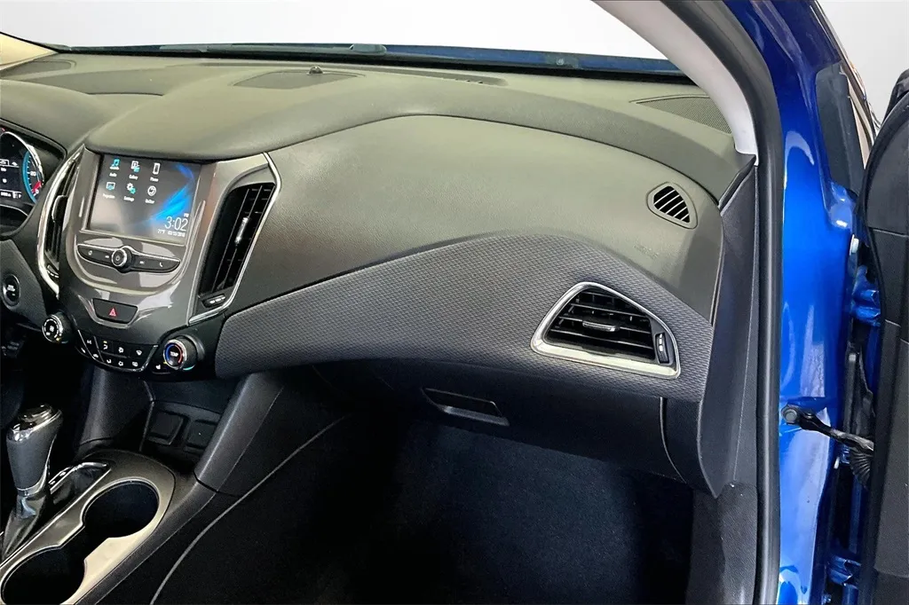 2018 Chevrolet Cruze LT photo 8