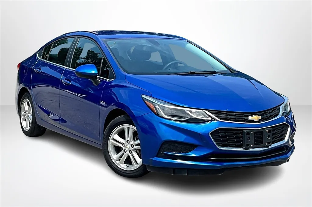 2018 Chevrolet Cruze LT photo 22
