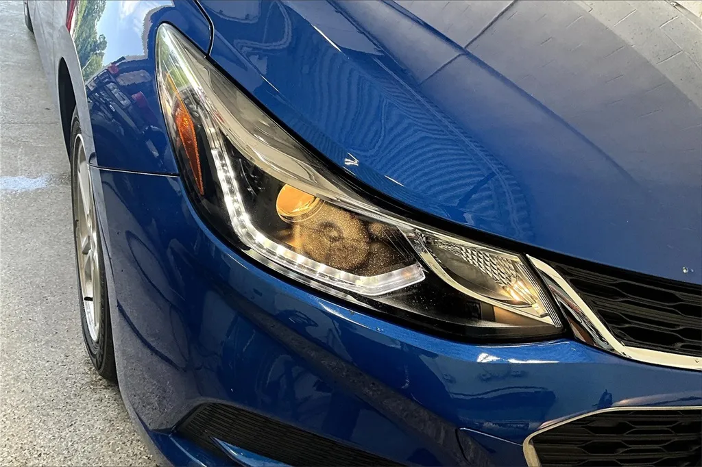 2018 Chevrolet Cruze LT photo 31