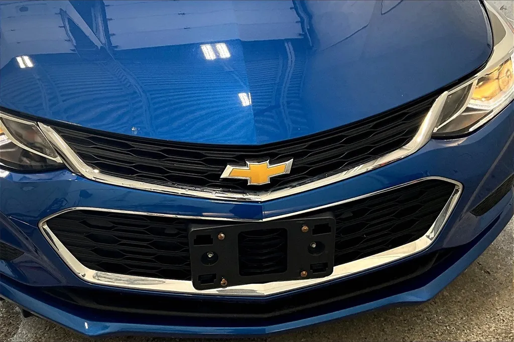 2018 Chevrolet Cruze LT photo 10