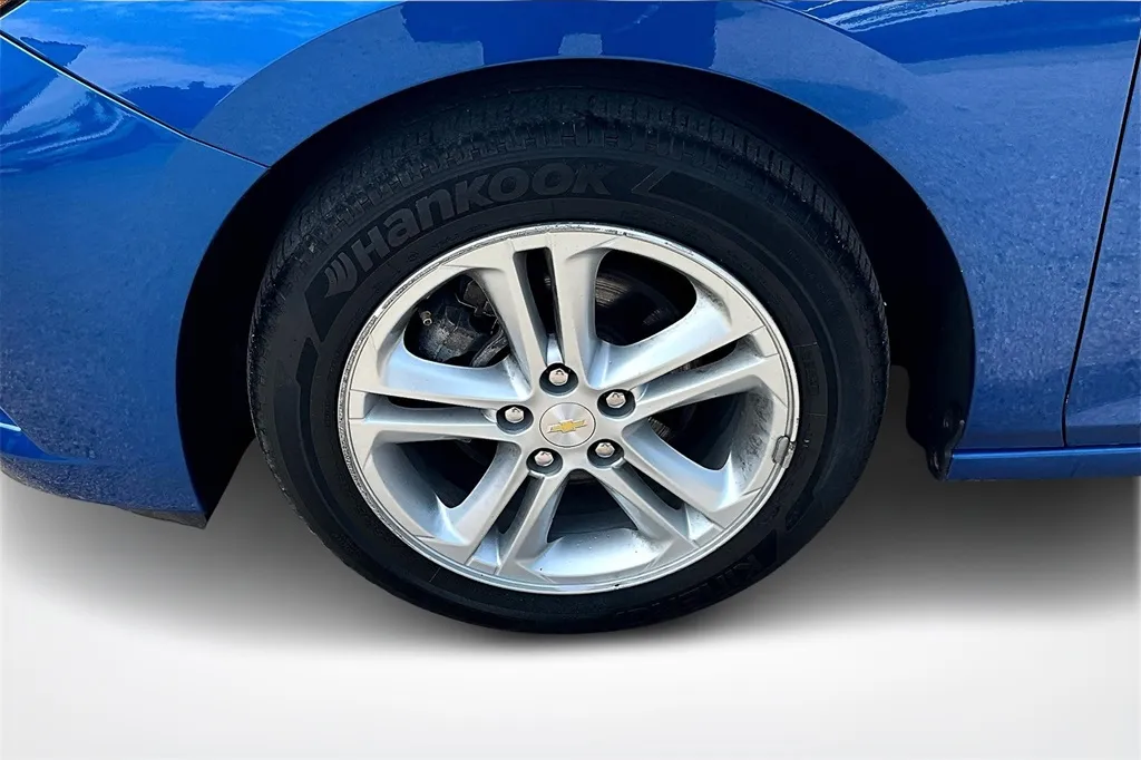 2018 Chevrolet Cruze LT photo 21