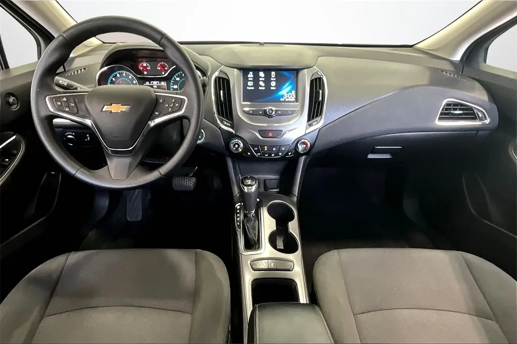 2018 Chevrolet Cruze LT photo 3