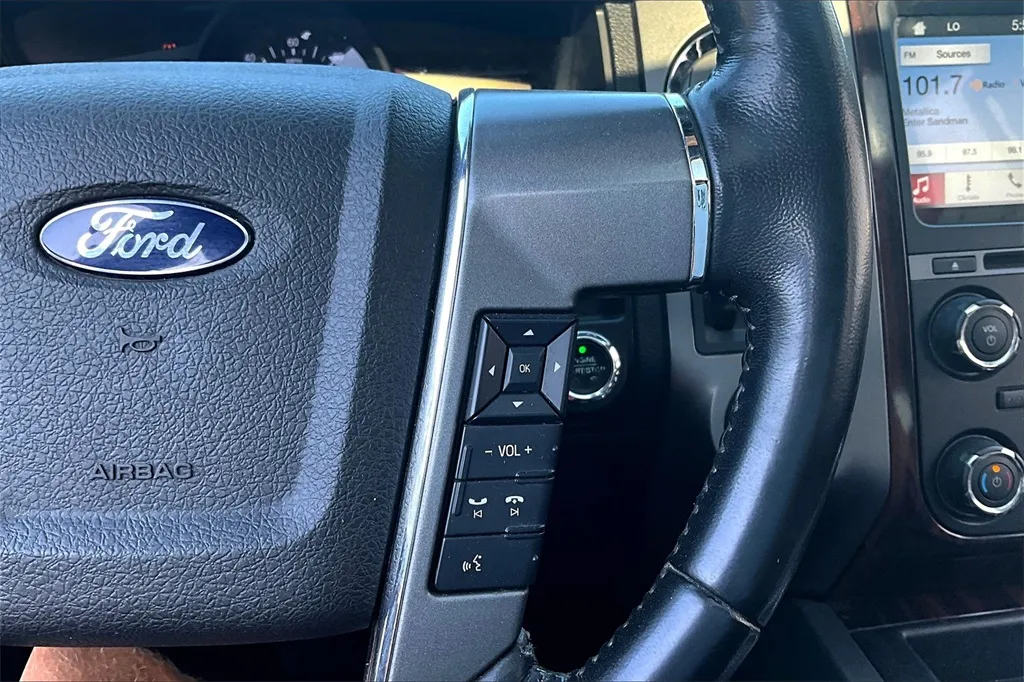 2016 Ford Expedition Platinum photo 26