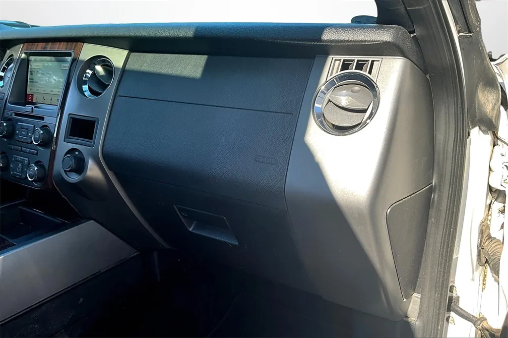 2016 Ford Expedition Platinum photo 9
