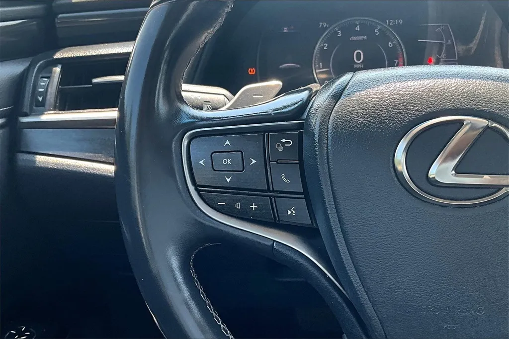 2019 Lexus ES 350 photo 4