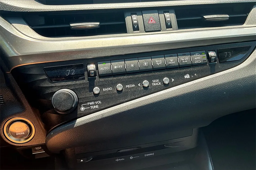 2019 Lexus ES 350 photo 17
