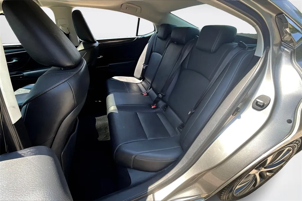 2019 Lexus ES 350 photo 28