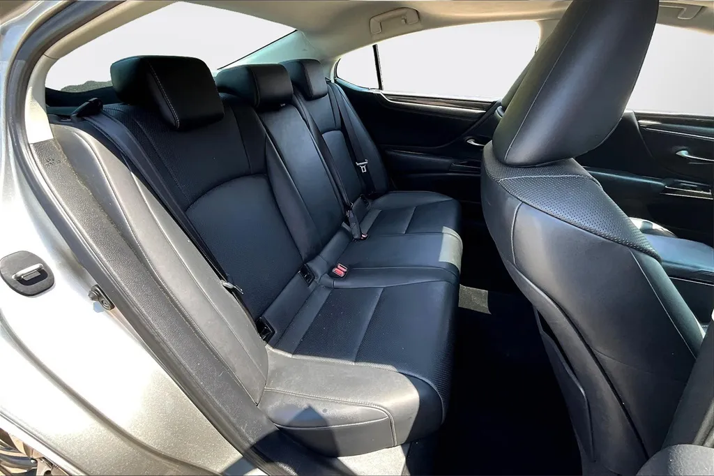 2019 Lexus ES 350 photo 29