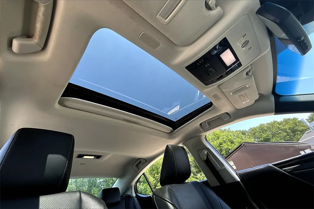 2019 Lexus ES 350 photo 20