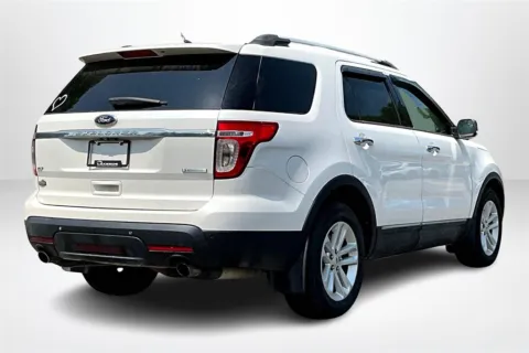 More photos of 2013 Ford Explorer XLT at Lakeside Automotive Group, MI