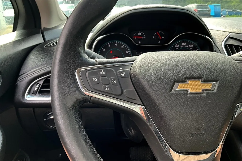 2017 Chevrolet Cruze Premier photo 4