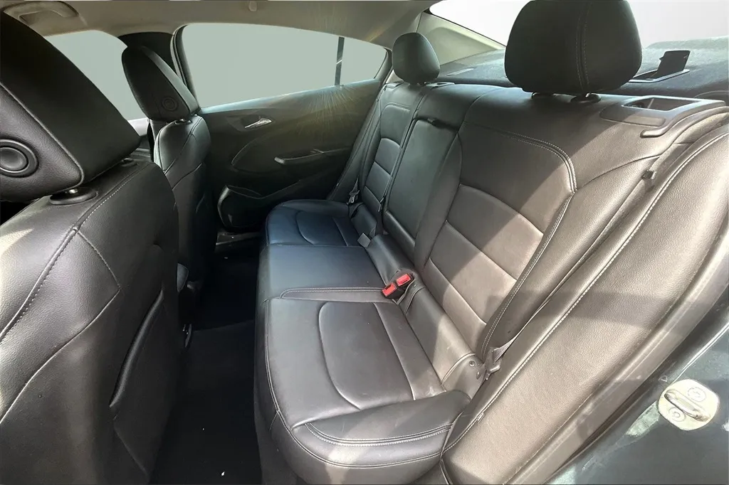 2017 Chevrolet Cruze Premier photo 17