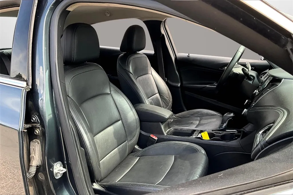 2017 Chevrolet Cruze Premier photo 9