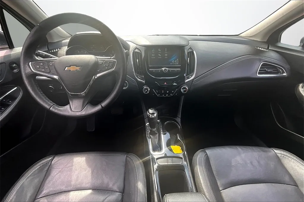 2017 Chevrolet Cruze Premier photo 3