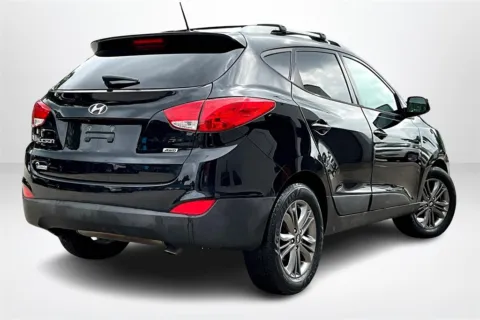 More photos of 2015 Hyundai Tucson SE at Lakeside Automotive Group, MI