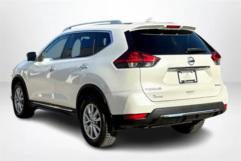 More photos of 2017 Nissan Rogue at Lakeside Automotive Group, MI