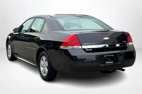 More photos of 2009 Chevrolet Impala LT at Lakeside Automotive Group, MI