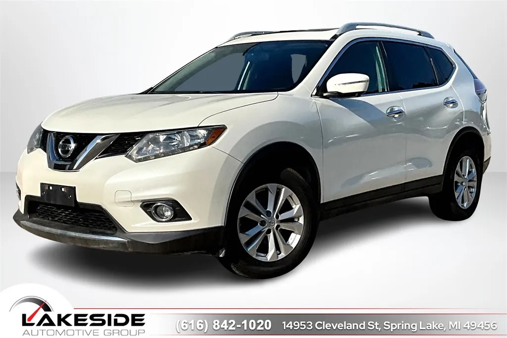 White 2016 Nissan Rogue for sale in Spring Lake, MI