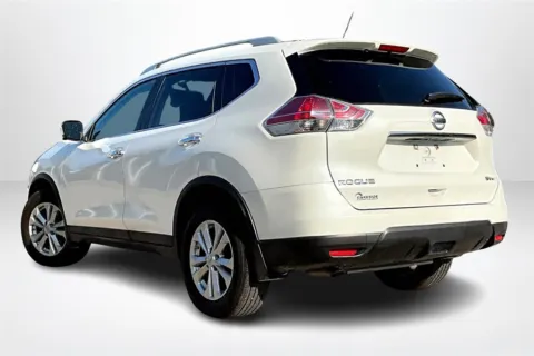 More photos of 2016 Nissan Rogue at Lakeside Automotive Group, MI