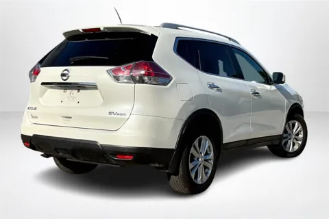 More photos of 2016 Nissan Rogue at Lakeside Automotive Group, MI