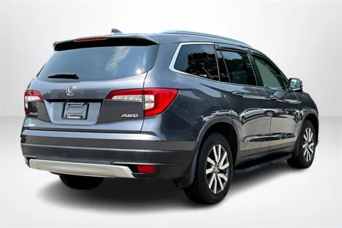 More photos of 2019 Honda Pilot EX-L w/Navi at Lakeside Automotive Group, MI