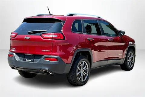 More photos of 2017 Jeep Cherokee Sport at Lakeside Automotive Group, MI