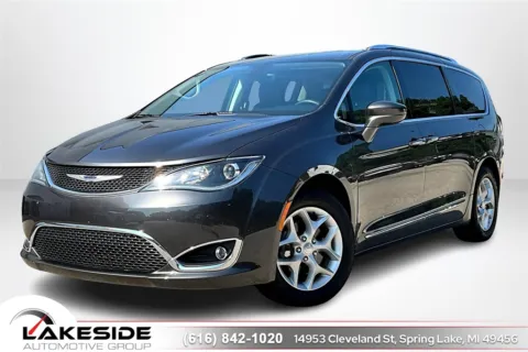 Gray 2019 Chrysler Pacifica Touring L Plus for sale in Spring Lake, MI