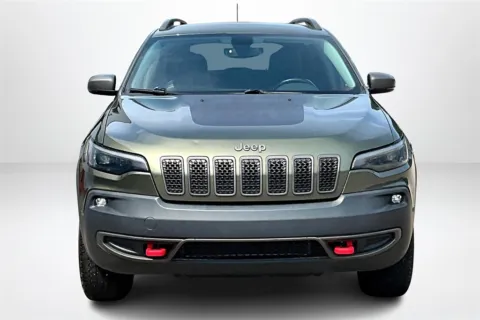 Photos of 2019 Jeep Cherokee Trailhawk for sale in Spring Lake, MI at Lakeside Automotive Group