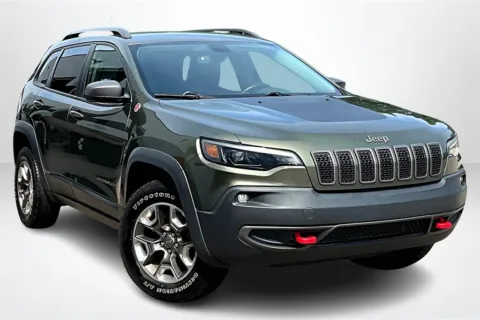 Another view of 2019 Jeep Cherokee Trailhawk for sale in Spring Lake, MI at Lakeside Automotive Group