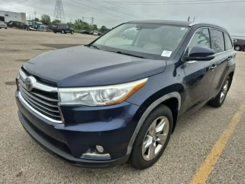 Blue 2014 Toyota Highlander for sale in Spring Lake, MI