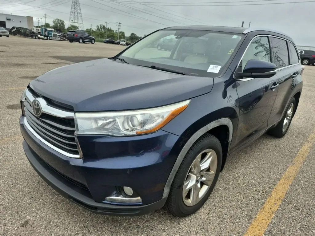 Blue 2014 Toyota Highlander for sale in Spring Lake, MI