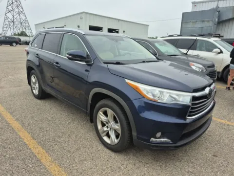 Photos of 2014 Toyota Highlander for sale in Spring Lake, MI at Lakeside Automotive Group