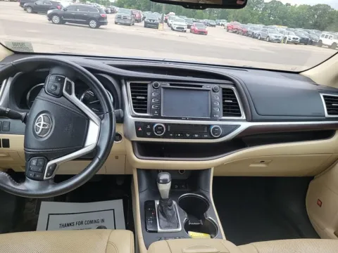 More photos of 2014 Toyota Highlander at Lakeside Automotive Group, MI