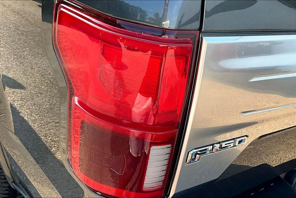 2018 Ford F-150 Platinum - Photo 23
