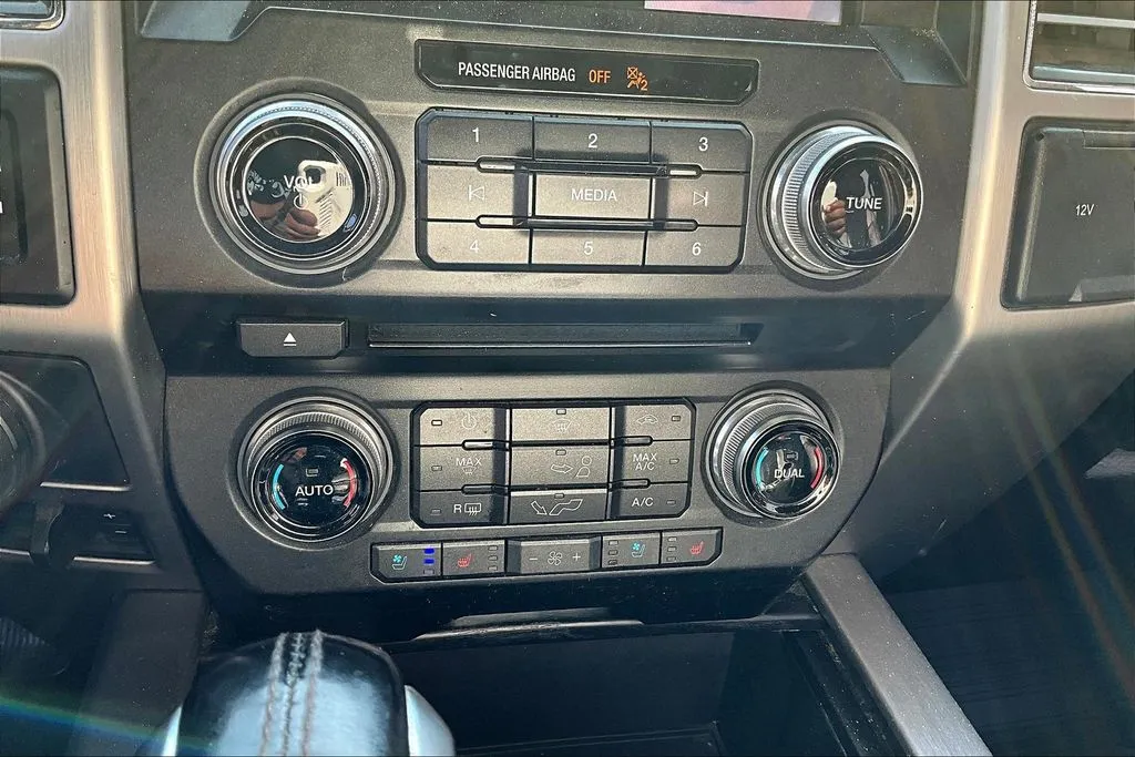 2018 Ford F-150 Platinum - Photo 15
