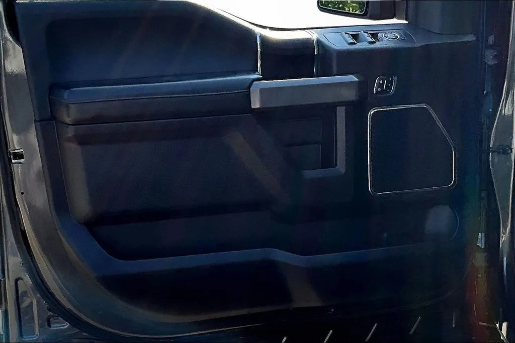 2018 Ford F-150 Platinum - Photo 20
