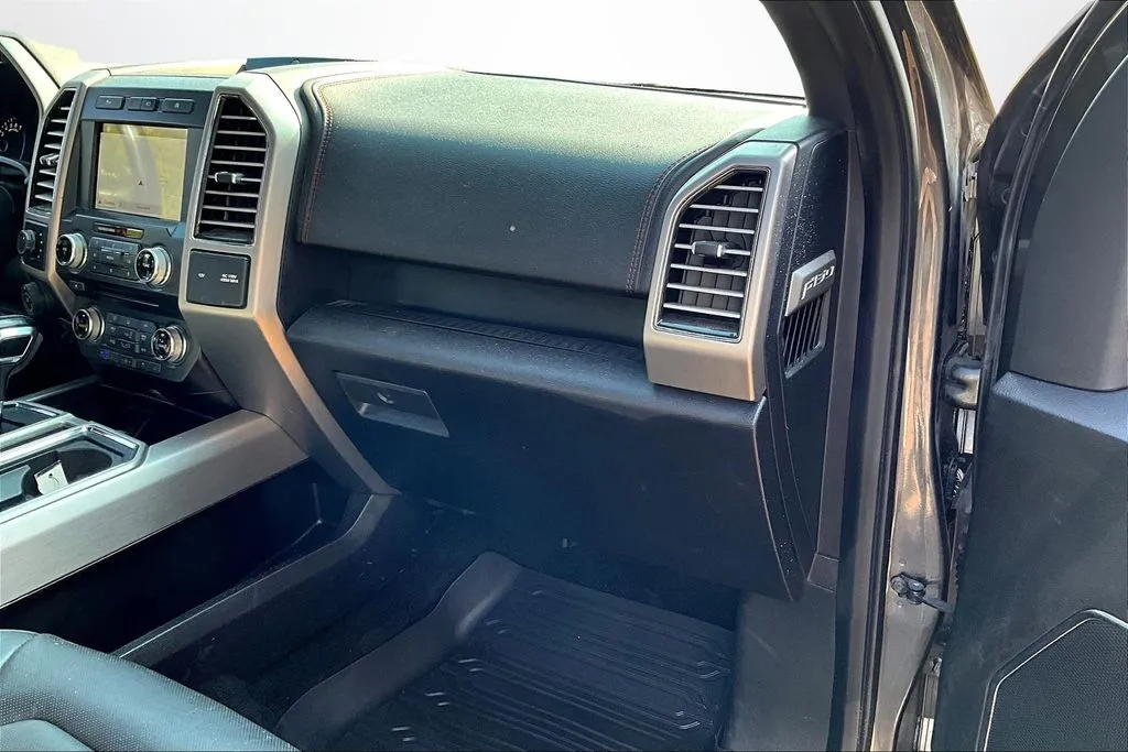 2018 Ford F-150 Platinum - Photo 26