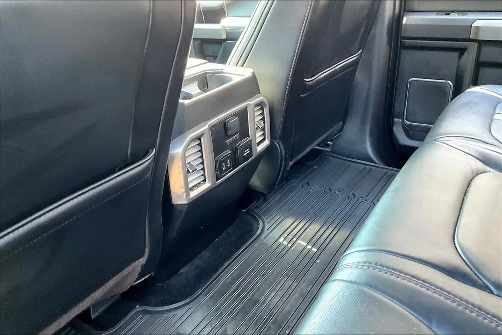2018 Ford F-150 Platinum - Photo 10